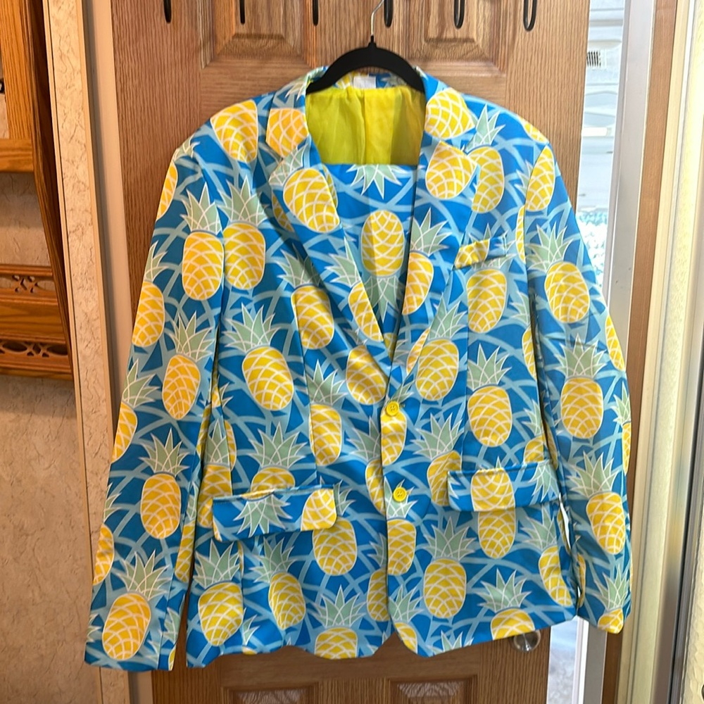 Spirit Halloween Pineapple Print suit costume Size: L